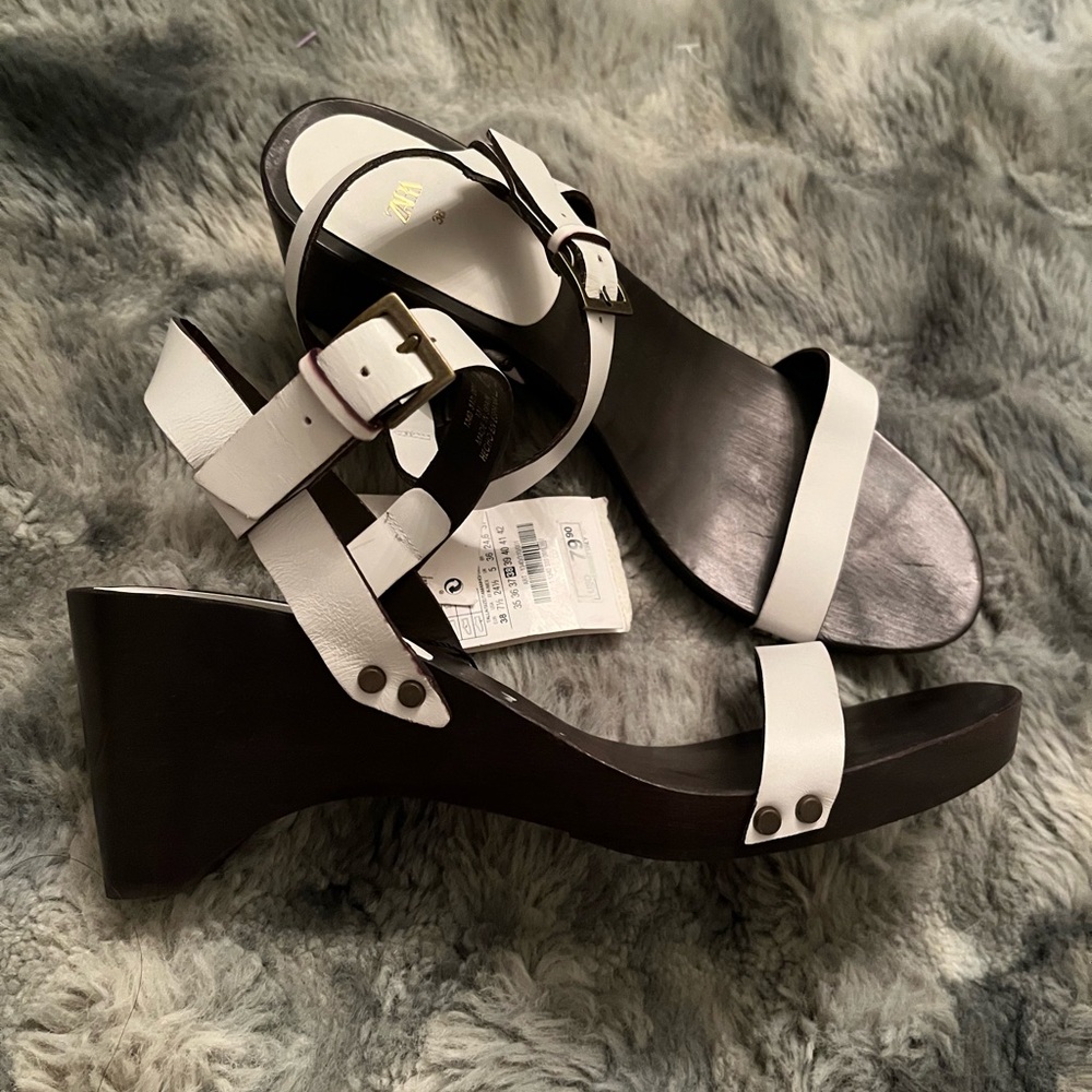 Zara Women's Elegant Black and White Sandals